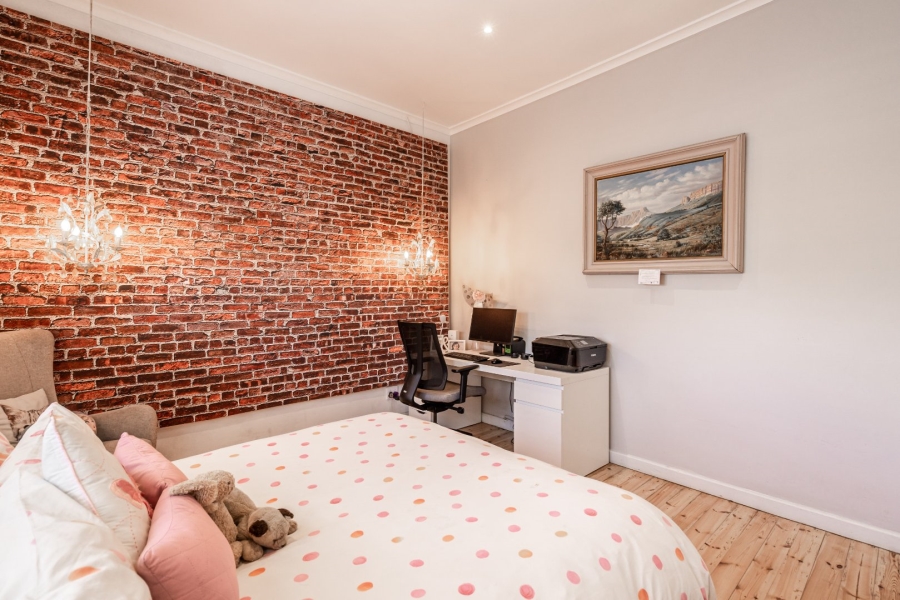 To Let 3 Bedroom Property for Rent in Wynberg Upper Western Cape